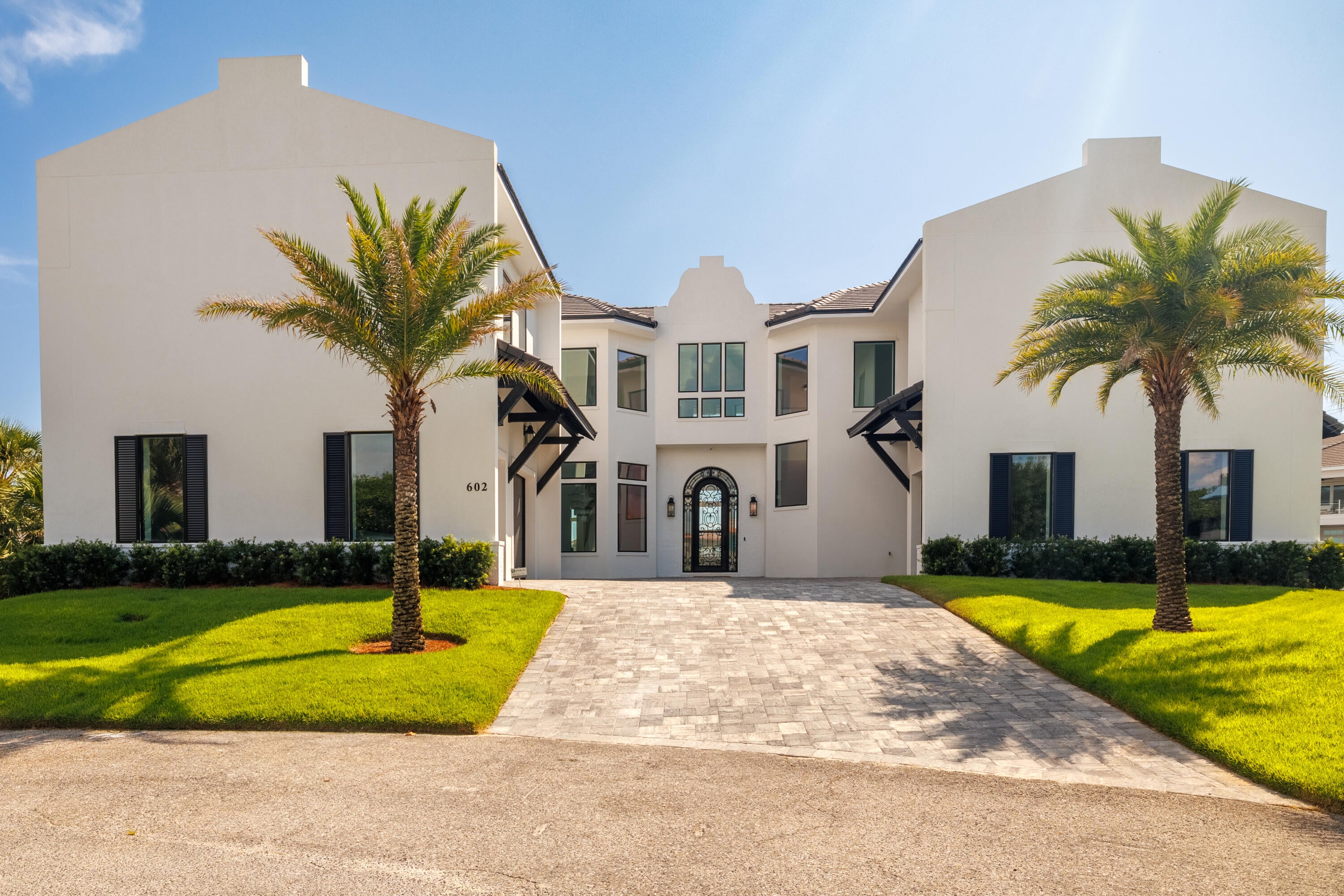 602 Lagoon Dr Drive