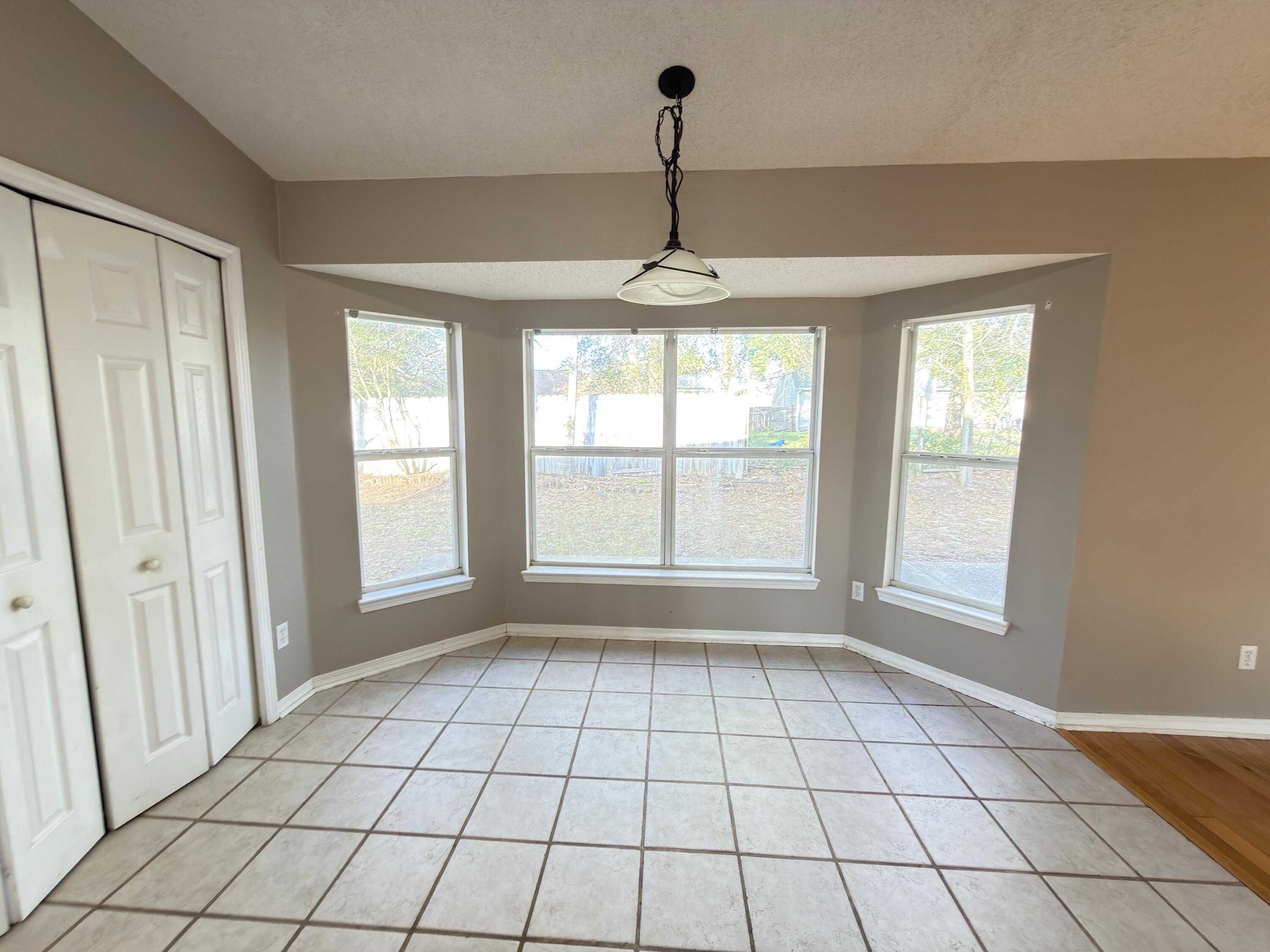 NORTHVIEW ESTATES 7TH ADDN - Residential