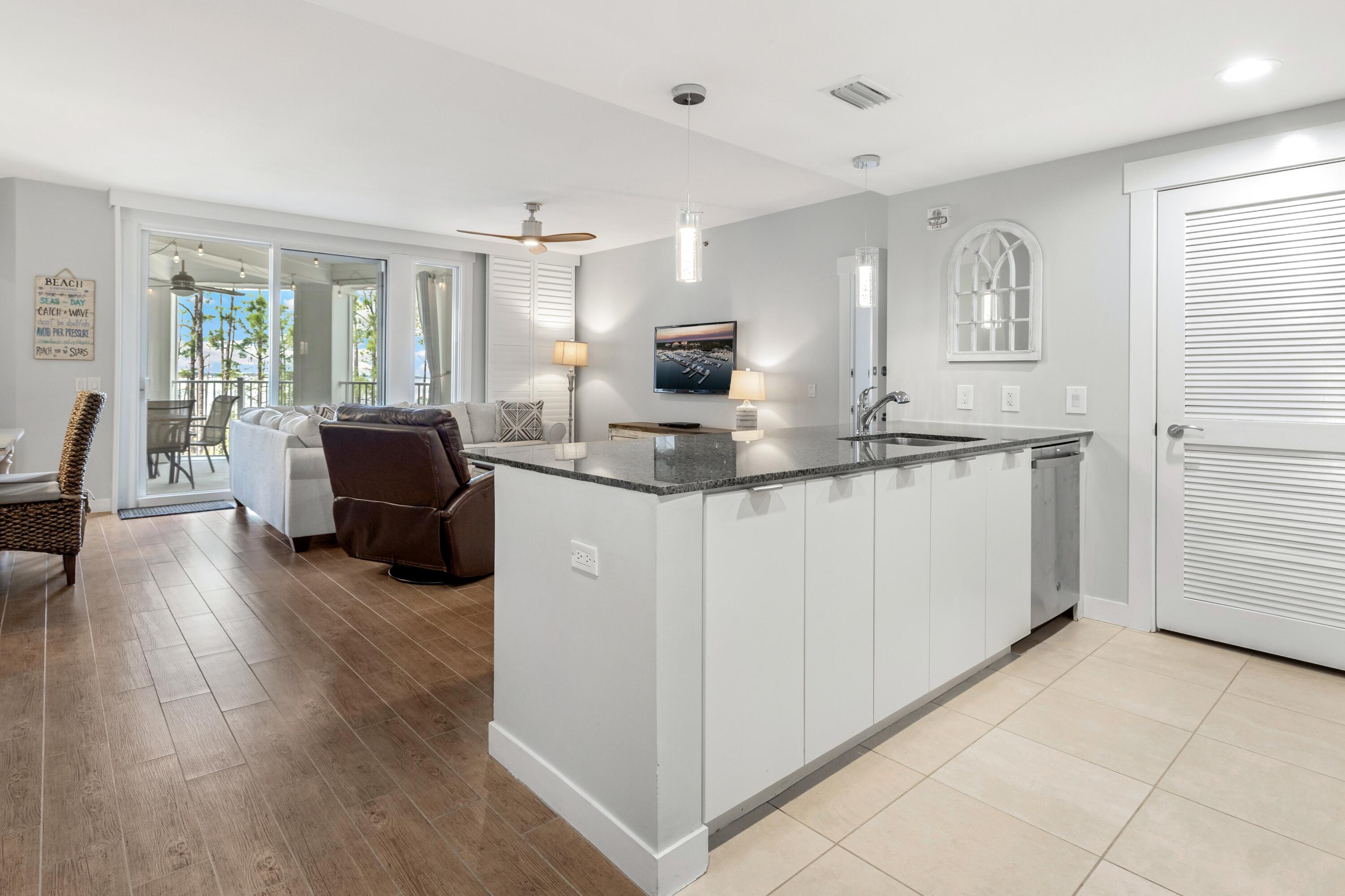 BAHIA CONDO - Residential