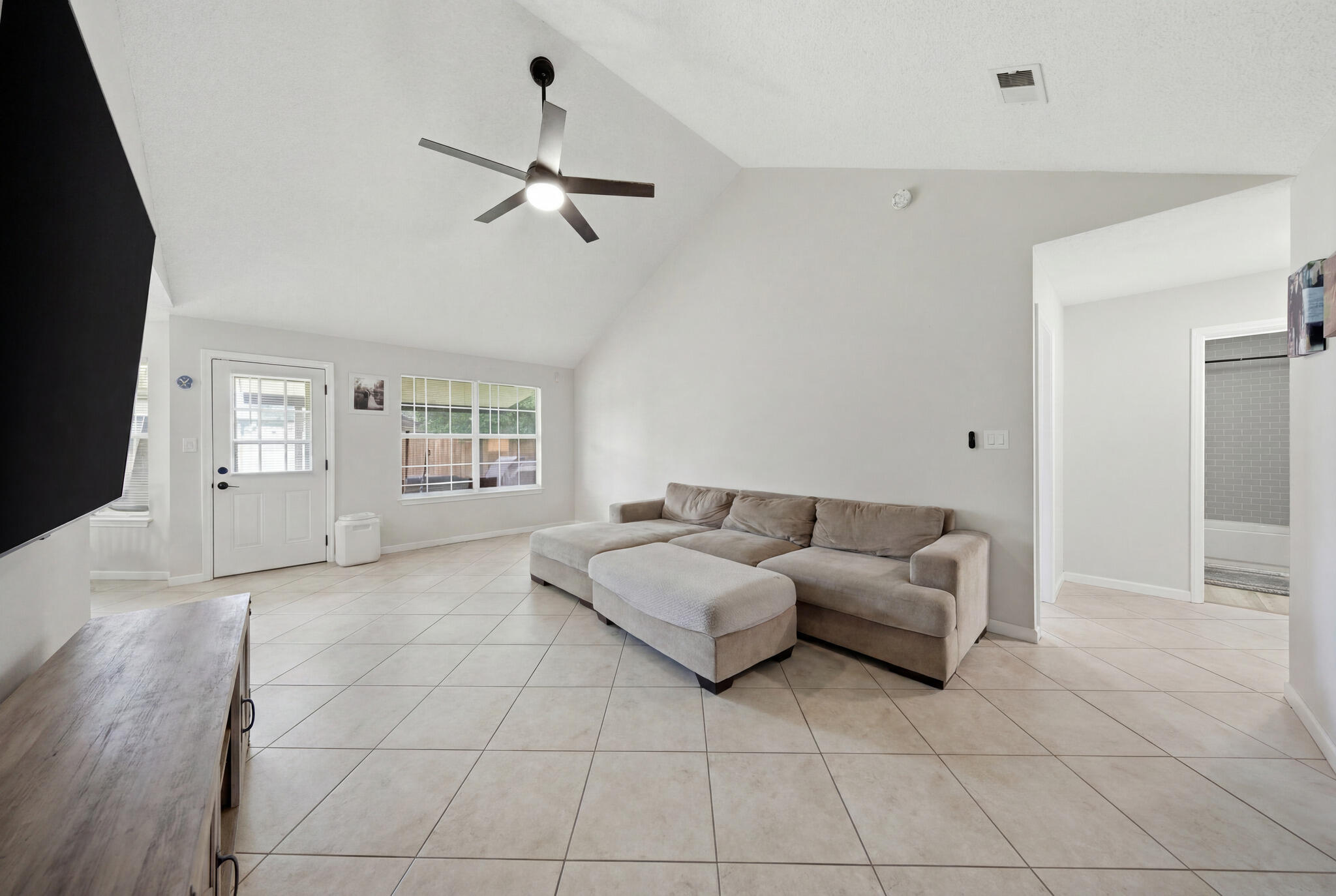 2144 Estate Circle