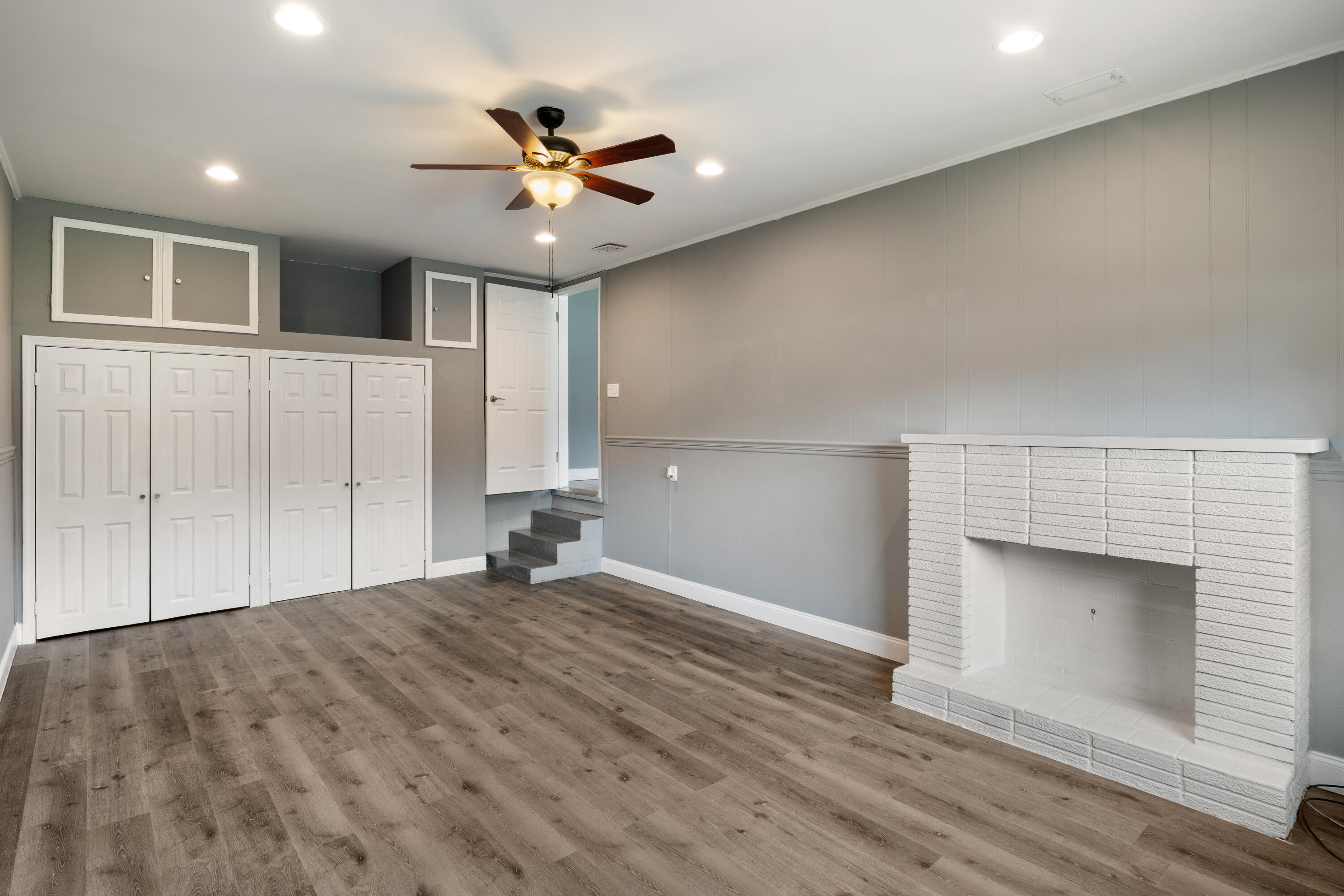 WARRINGTON COURT - Residential