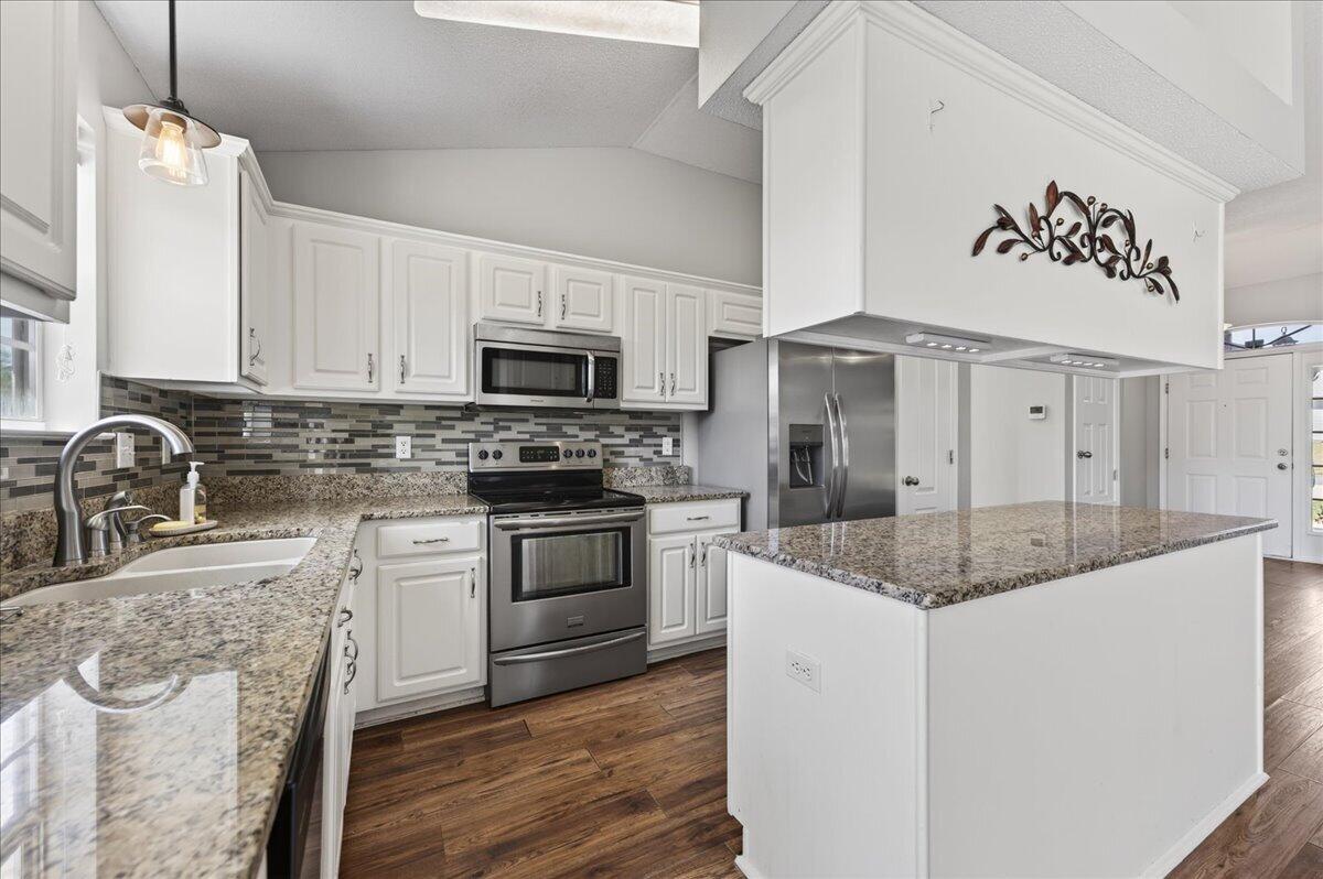 SHADOW LAKES - Residential