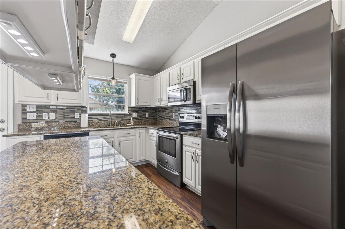 SHADOW LAKES - Residential