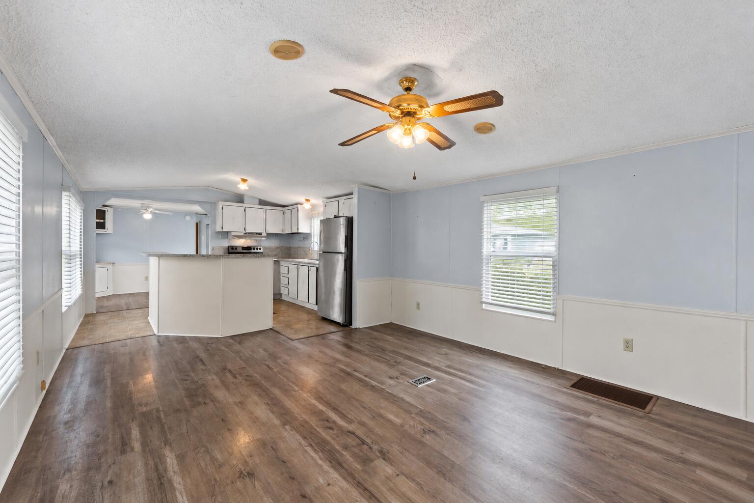 1623 Acre Circle