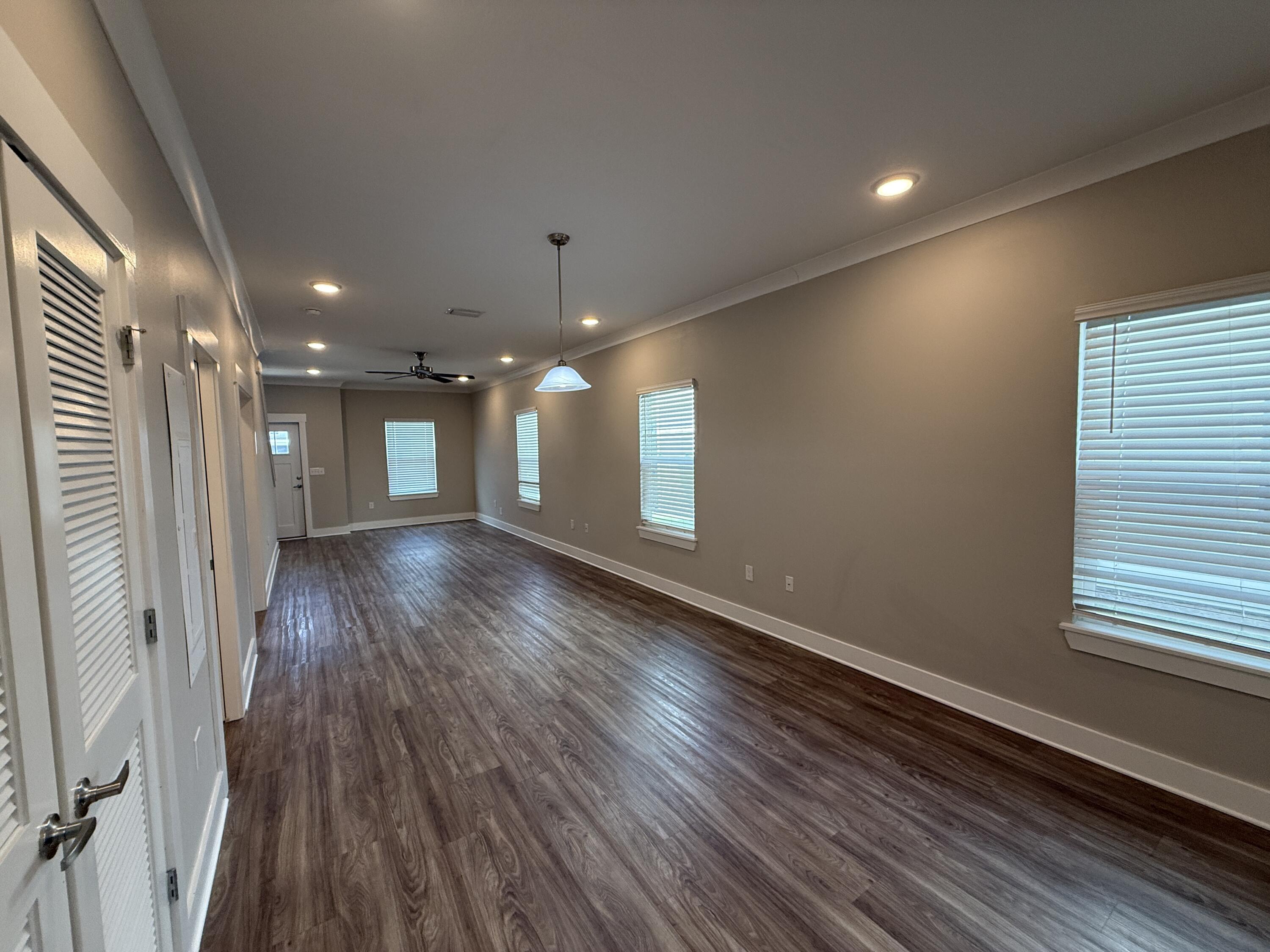 VERANDAS AT FREEPORT - Residential Lease