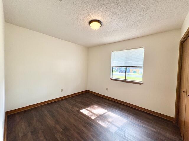 VALPARAISO PINECREST 6 - Residential Lease