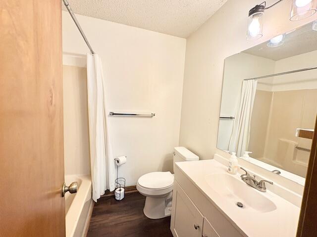 VALPARAISO PINECREST 6 - Residential Lease