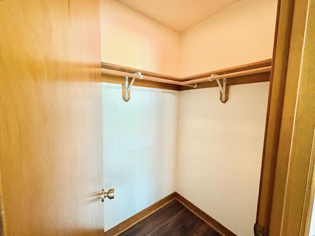 VALPARAISO PINECREST 6 - Residential Lease