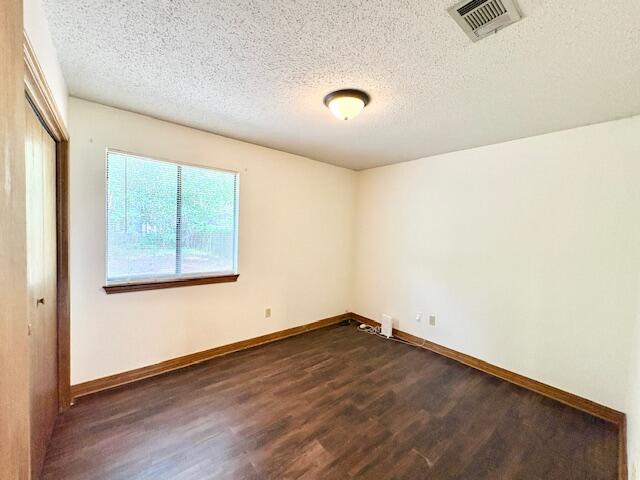 VALPARAISO PINECREST 6 - Residential Lease