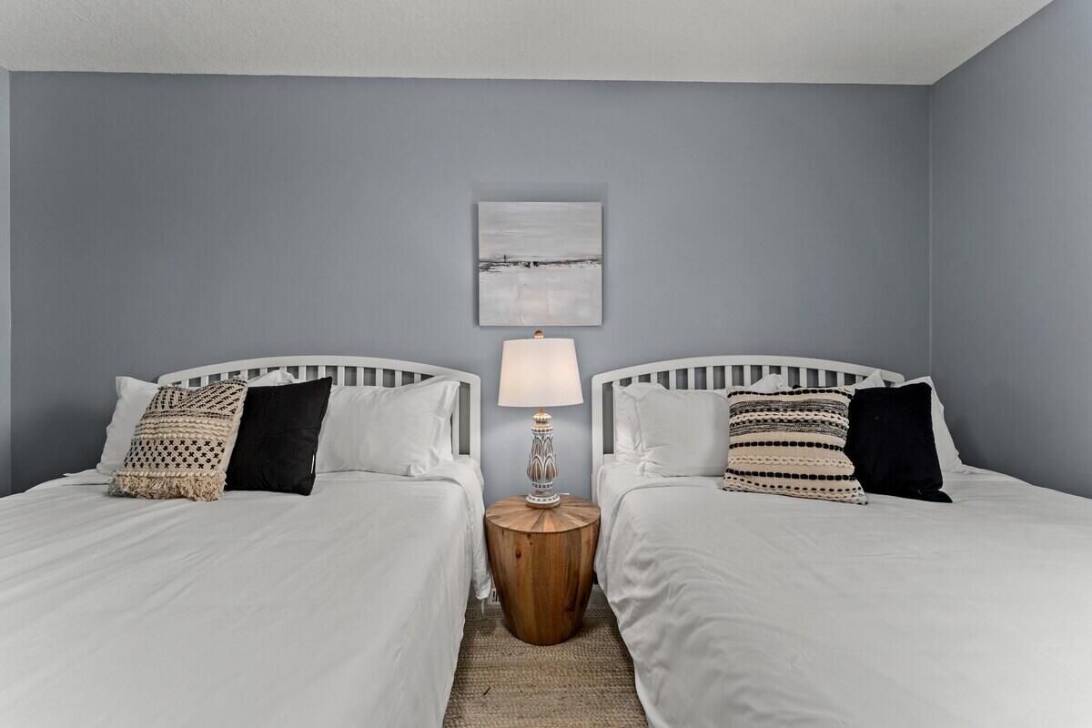 HOLIDAY BEACH - Residential