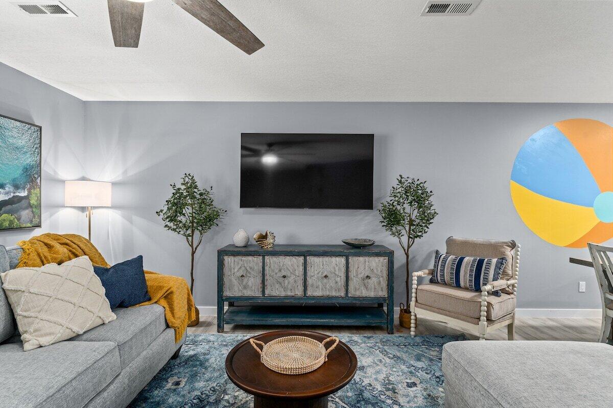 HOLIDAY BEACH - Residential