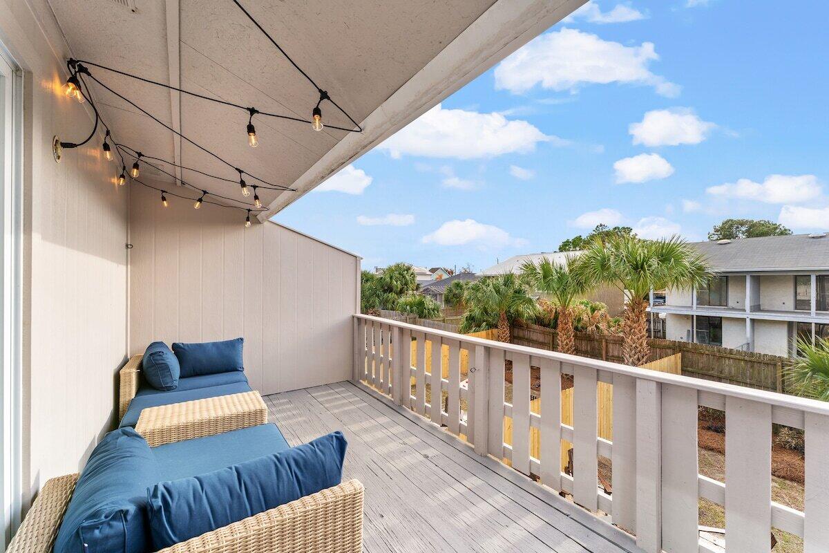 HOLIDAY BEACH - Residential