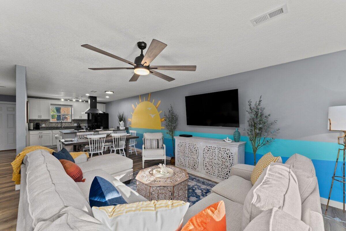 HOLIDAY BEACH - Residential