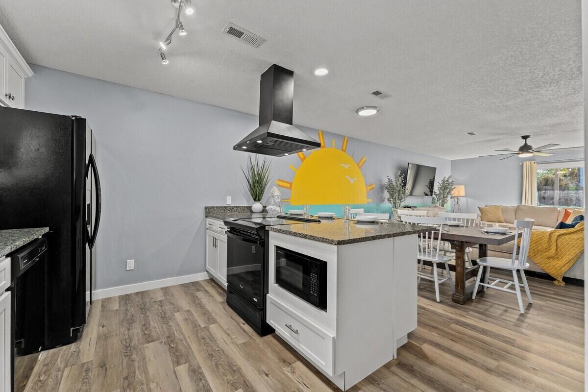 HOLIDAY BEACH - Residential