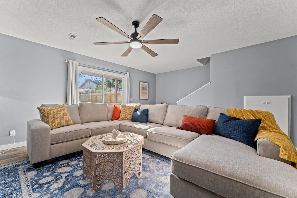 HOLIDAY BEACH - Residential