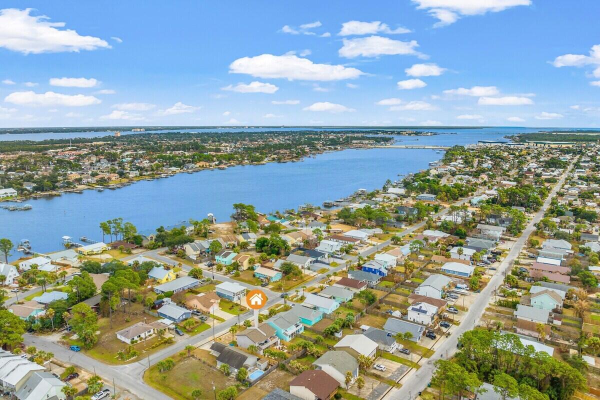 HOLIDAY BEACH - Residential