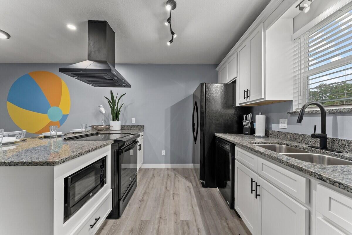 HOLIDAY BEACH - Residential