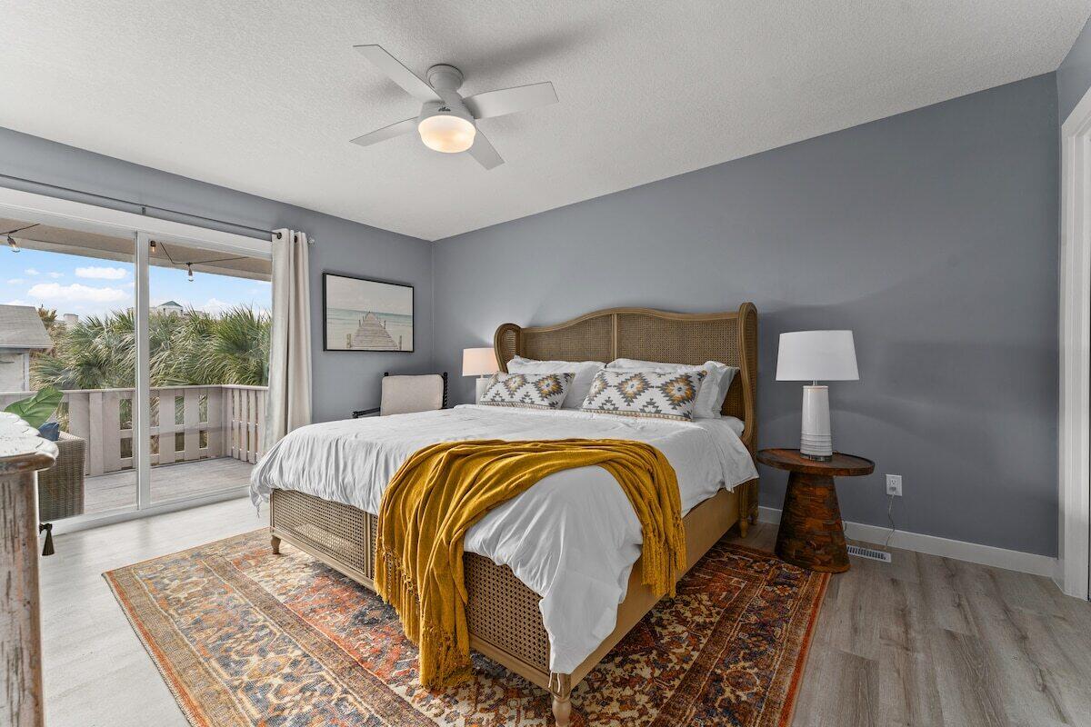 HOLIDAY BEACH - Residential