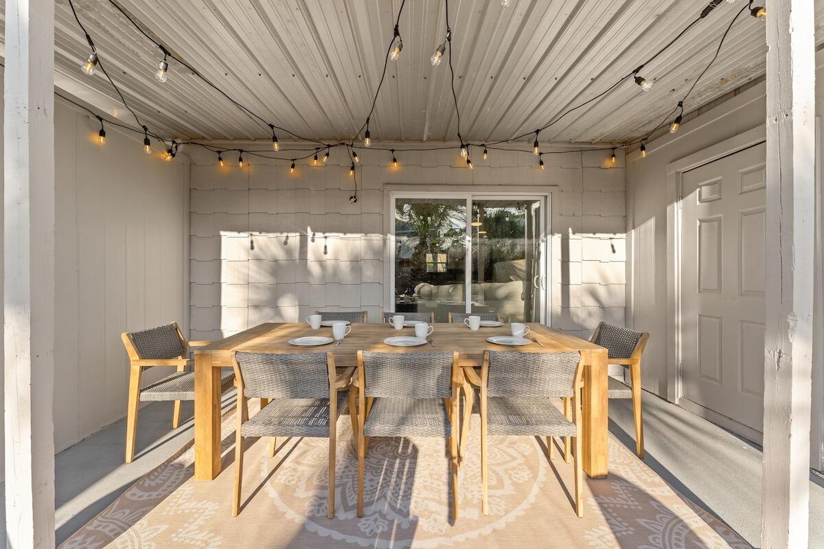 HOLIDAY BEACH - Residential