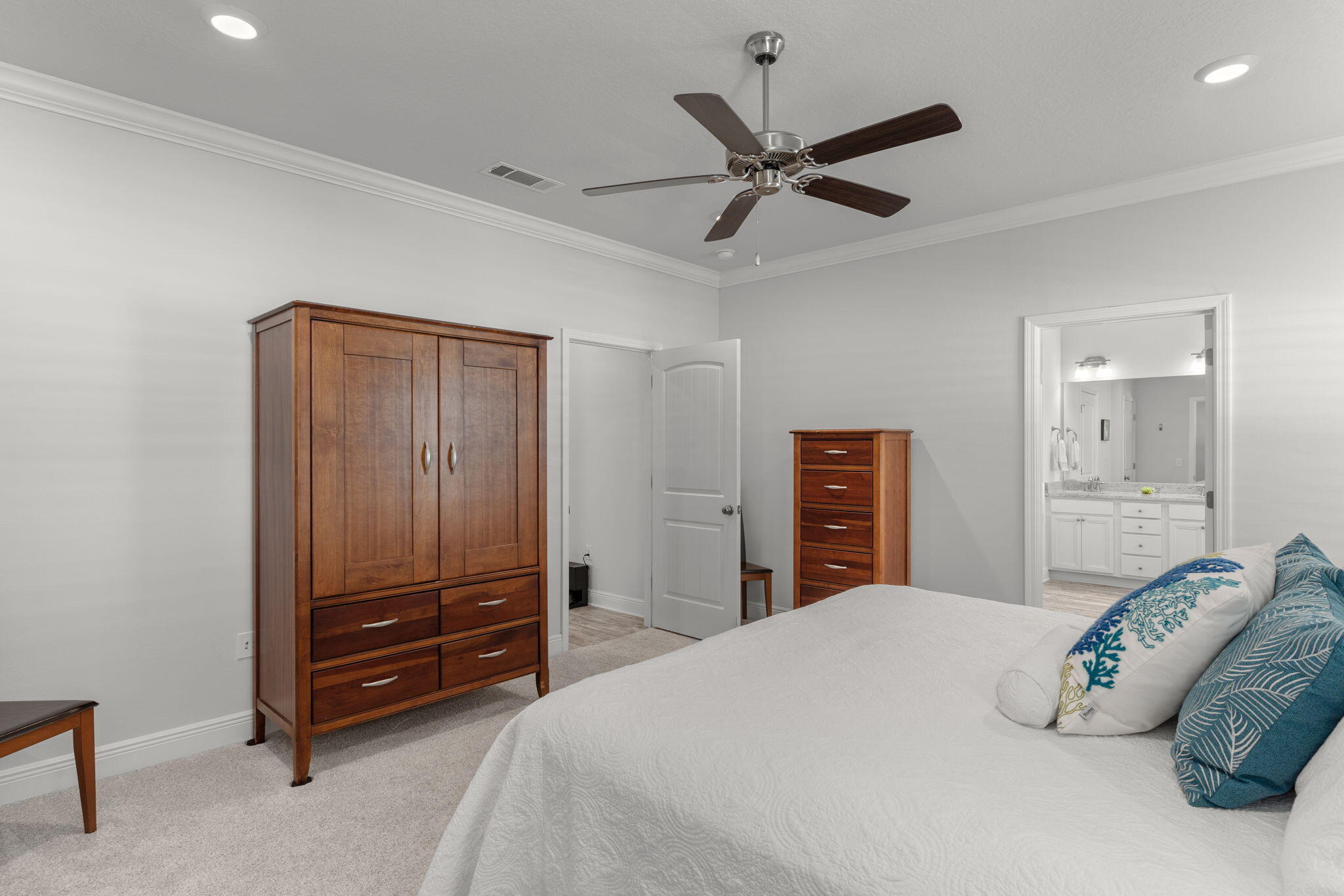 STONEGATE - Residential