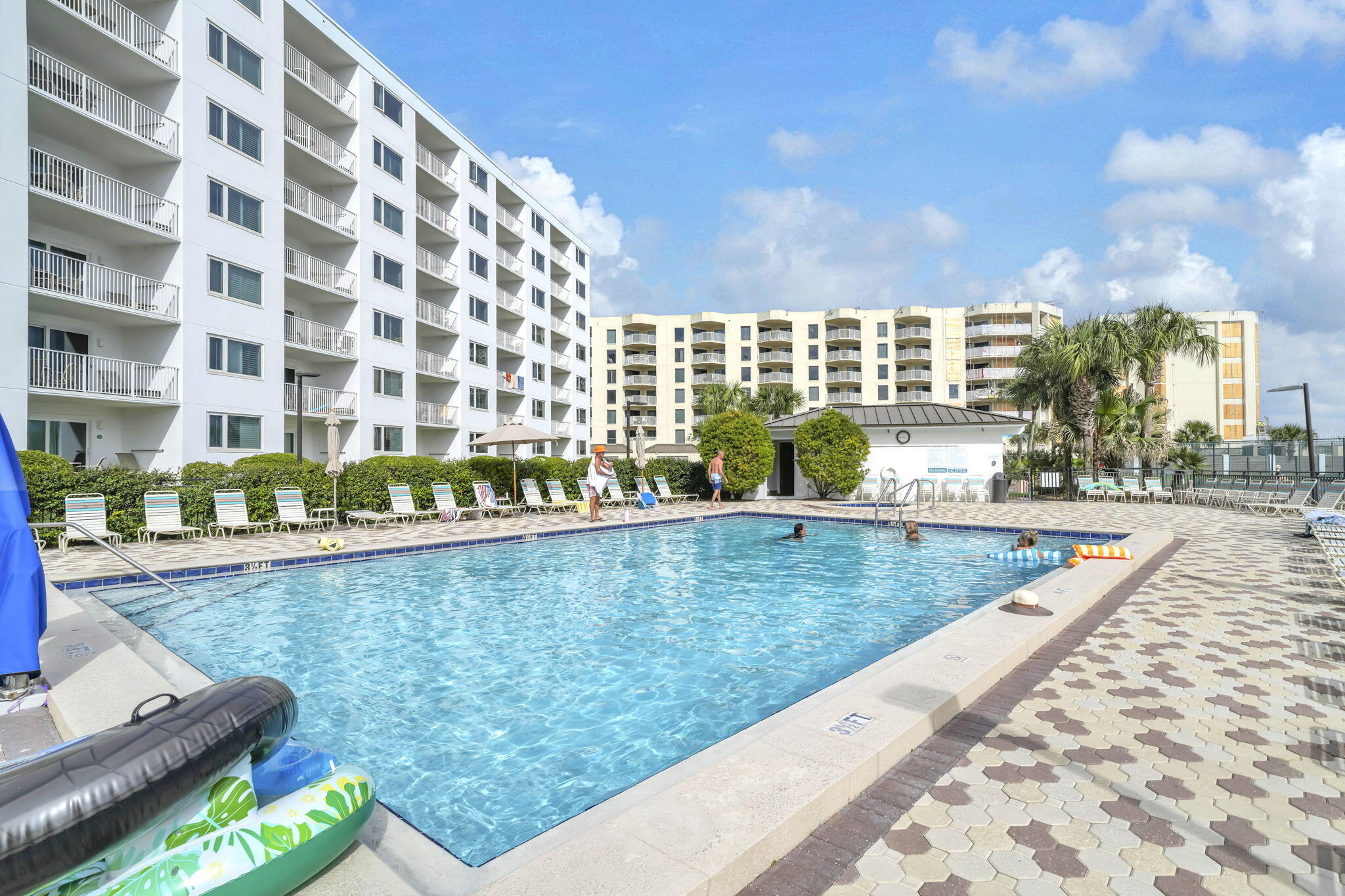 ISLANDER CONDO PH 2 - Residential