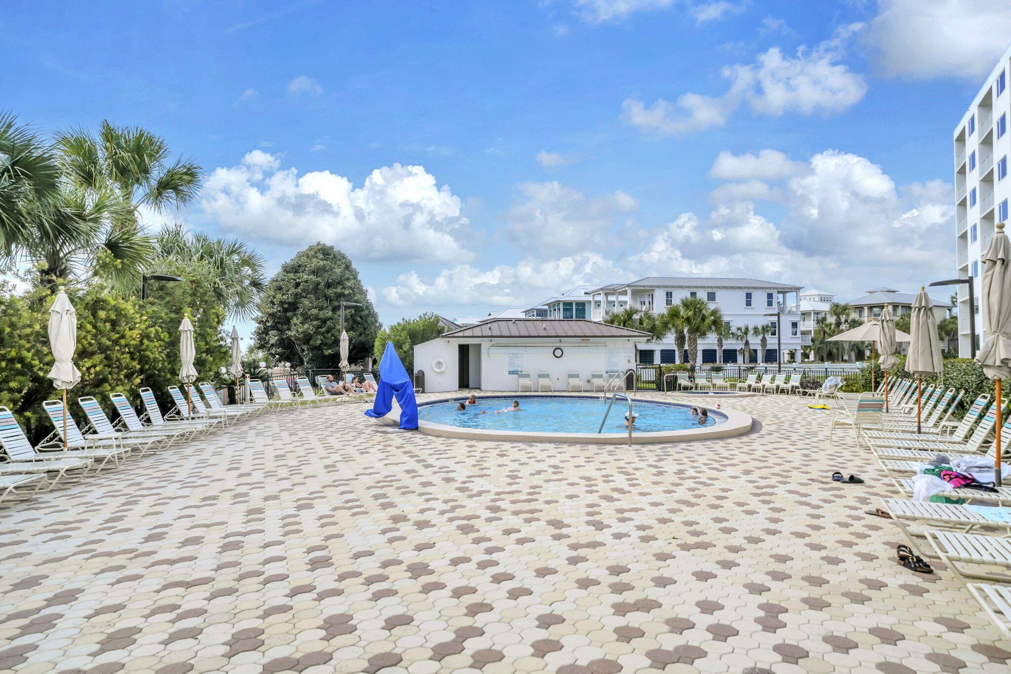 ISLANDER CONDO PH 2 - Residential