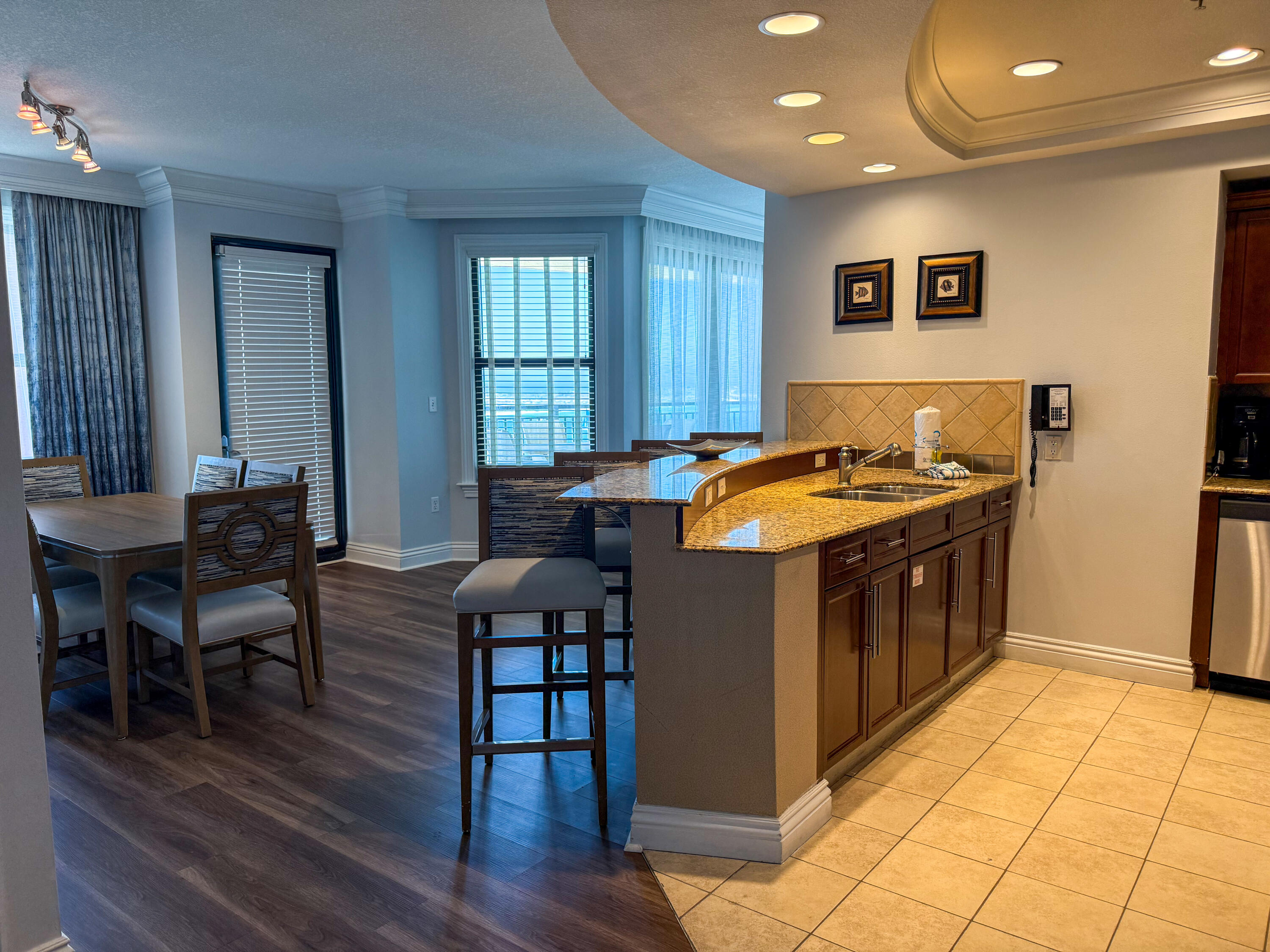 EMERALD GRANDE - Residential