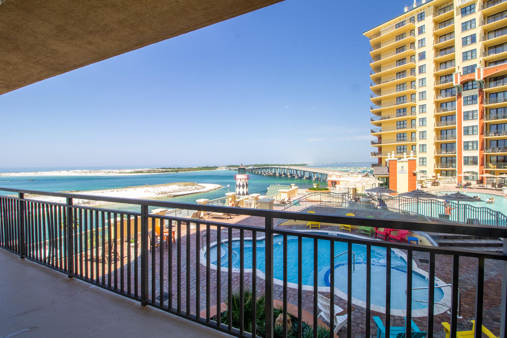 EMERALD GRANDE - Residential