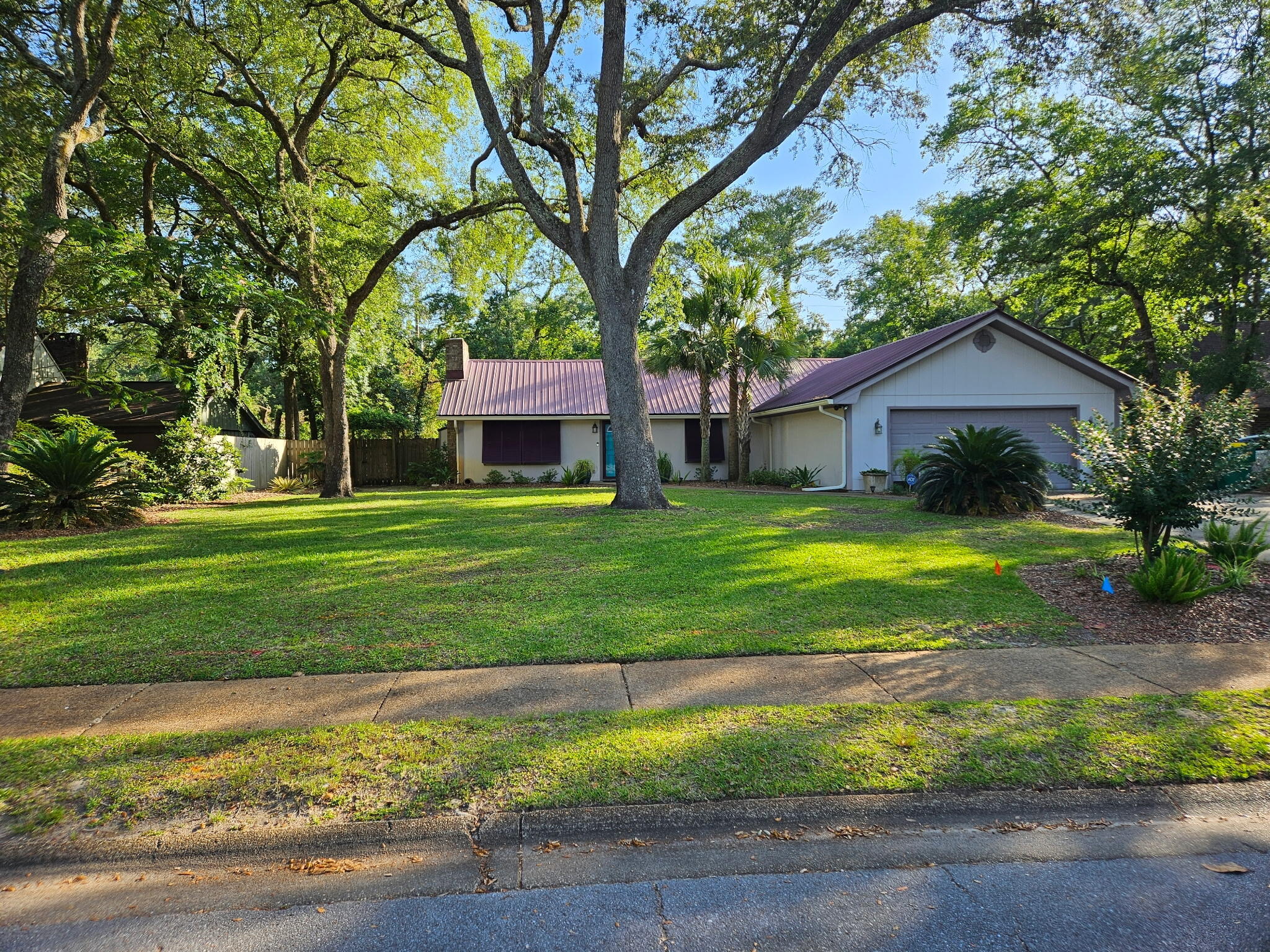 PINEWOOD ESTATES - Residential
