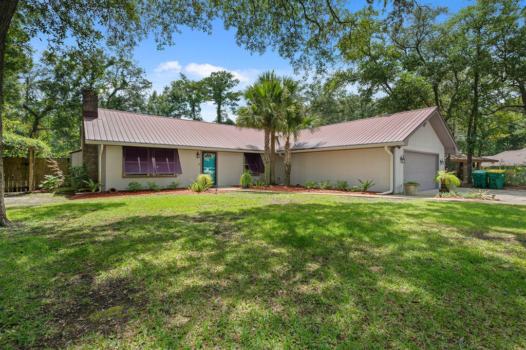 PINEWOOD ESTATES - Residential