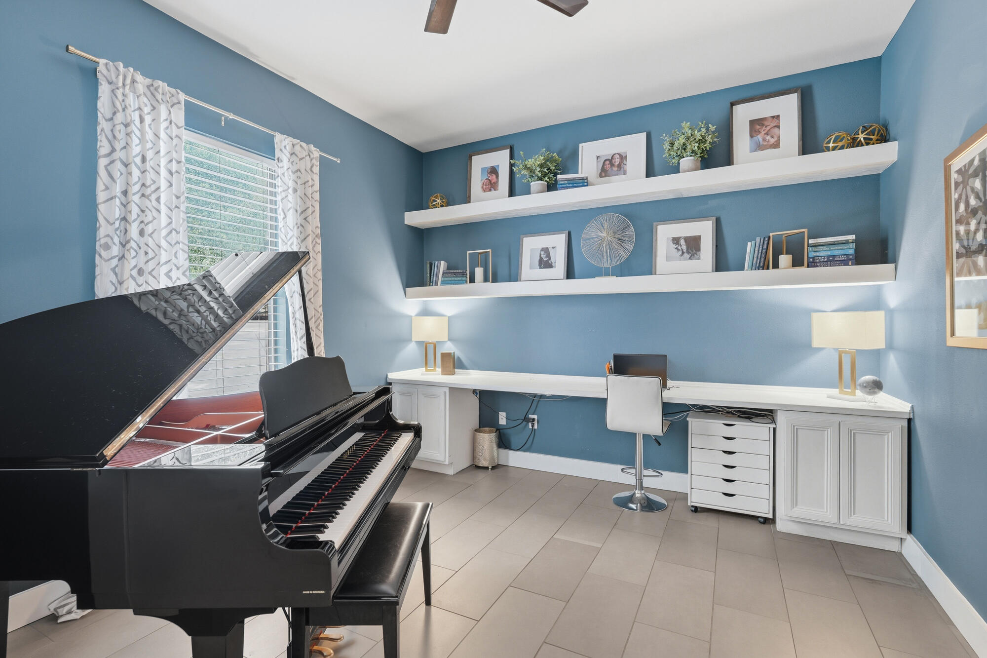 LE CHATEAU - Residential