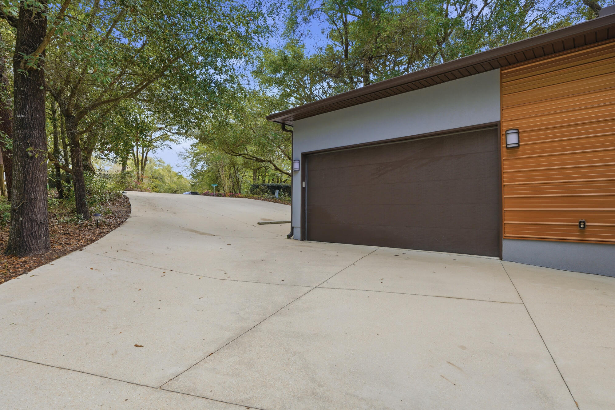 LE CHATEAU - Residential