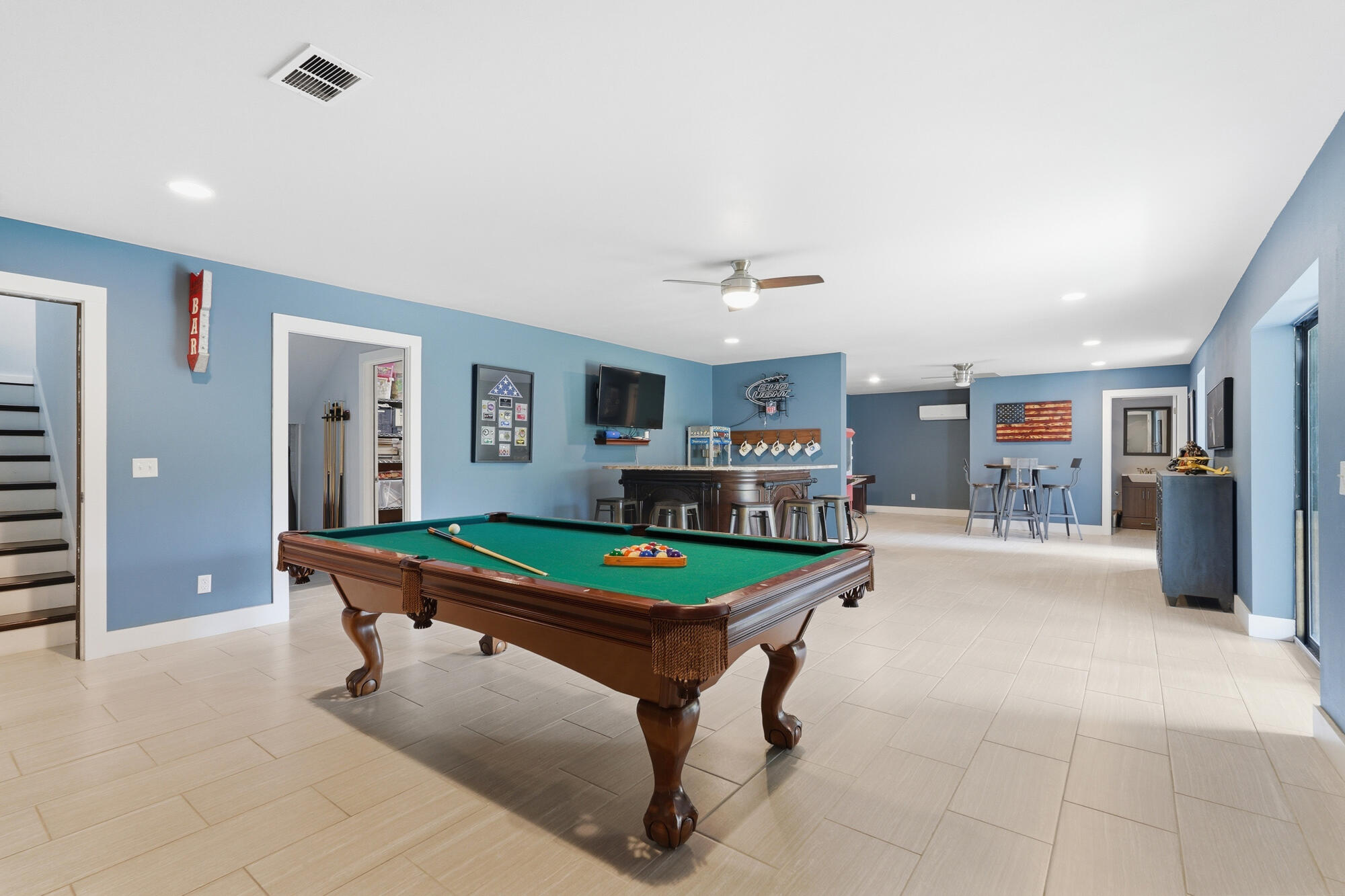 LE CHATEAU - Residential