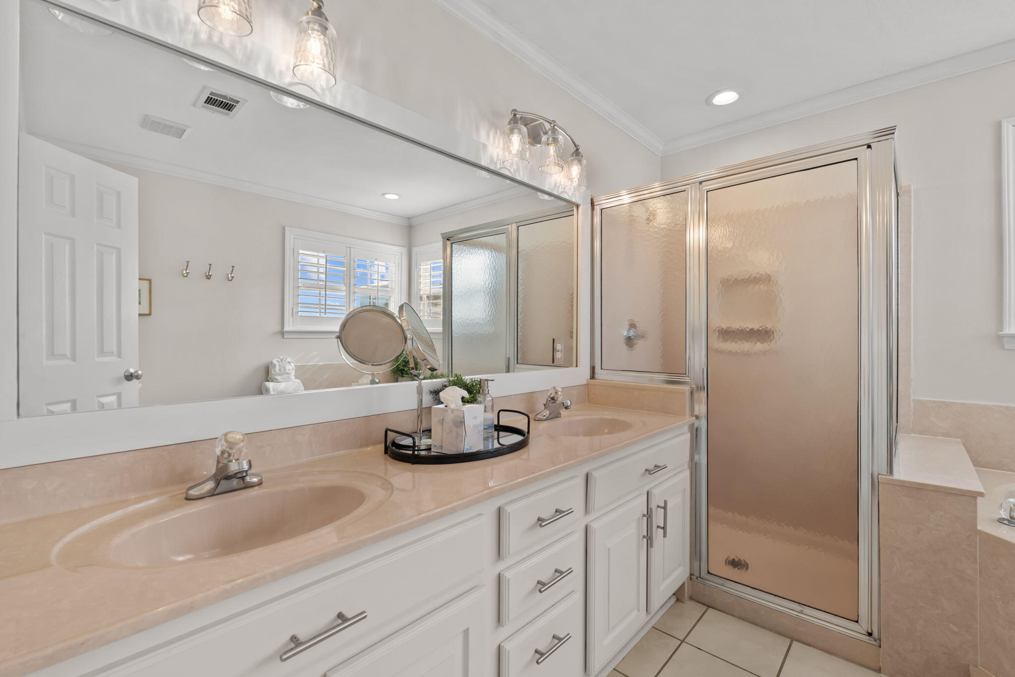 SUNRISE BEACH - Residential