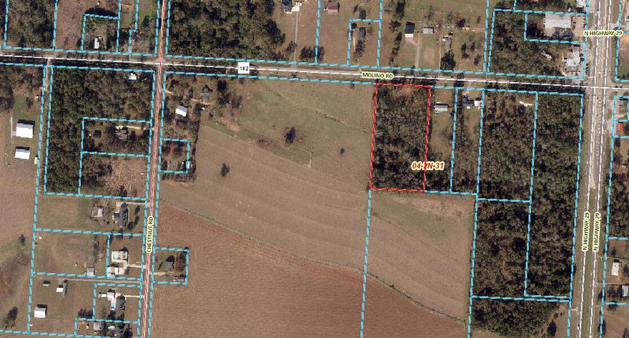 4.8992 acre lot zoned RMU . Septic needed . Seller has wetland study, soil septic analysis which shows soil is favorable for subsurface septic system, a survey for the entire 4.8992 acres and a survey for a proposed 2 lot split. Great opportunity for a builder looking to build 2 homes or 1 home with acreage