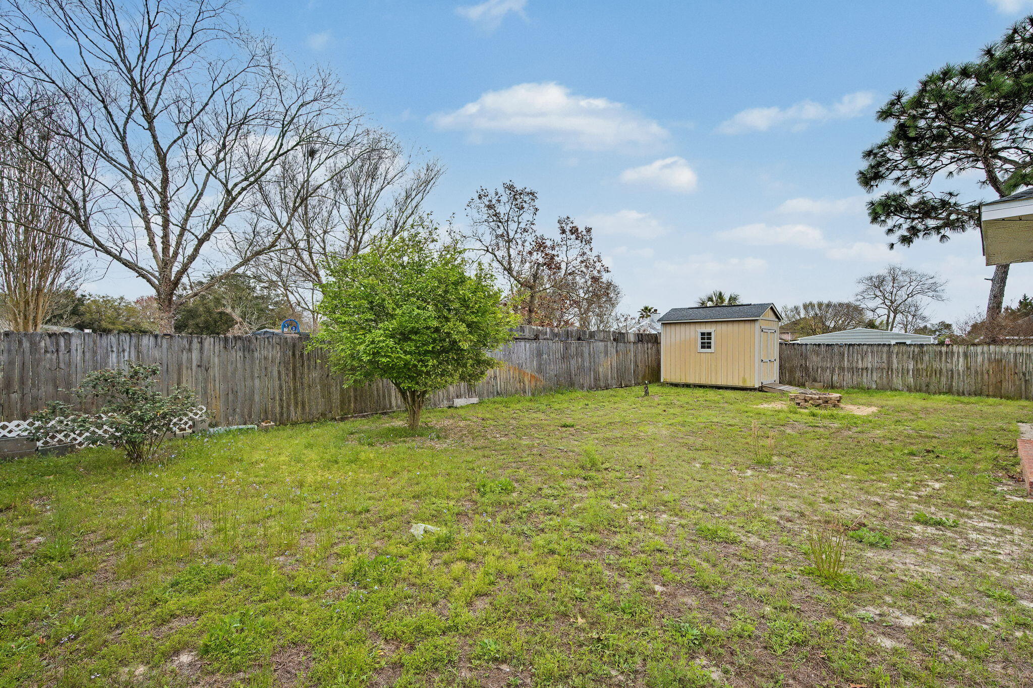 CRESCENT SHORES - Residential