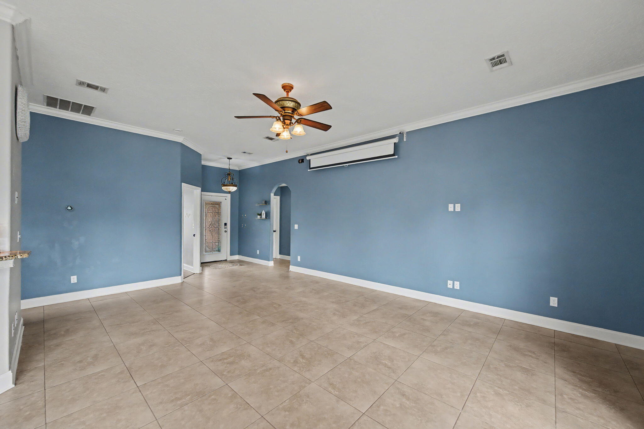 CRESCENT SHORES - Residential