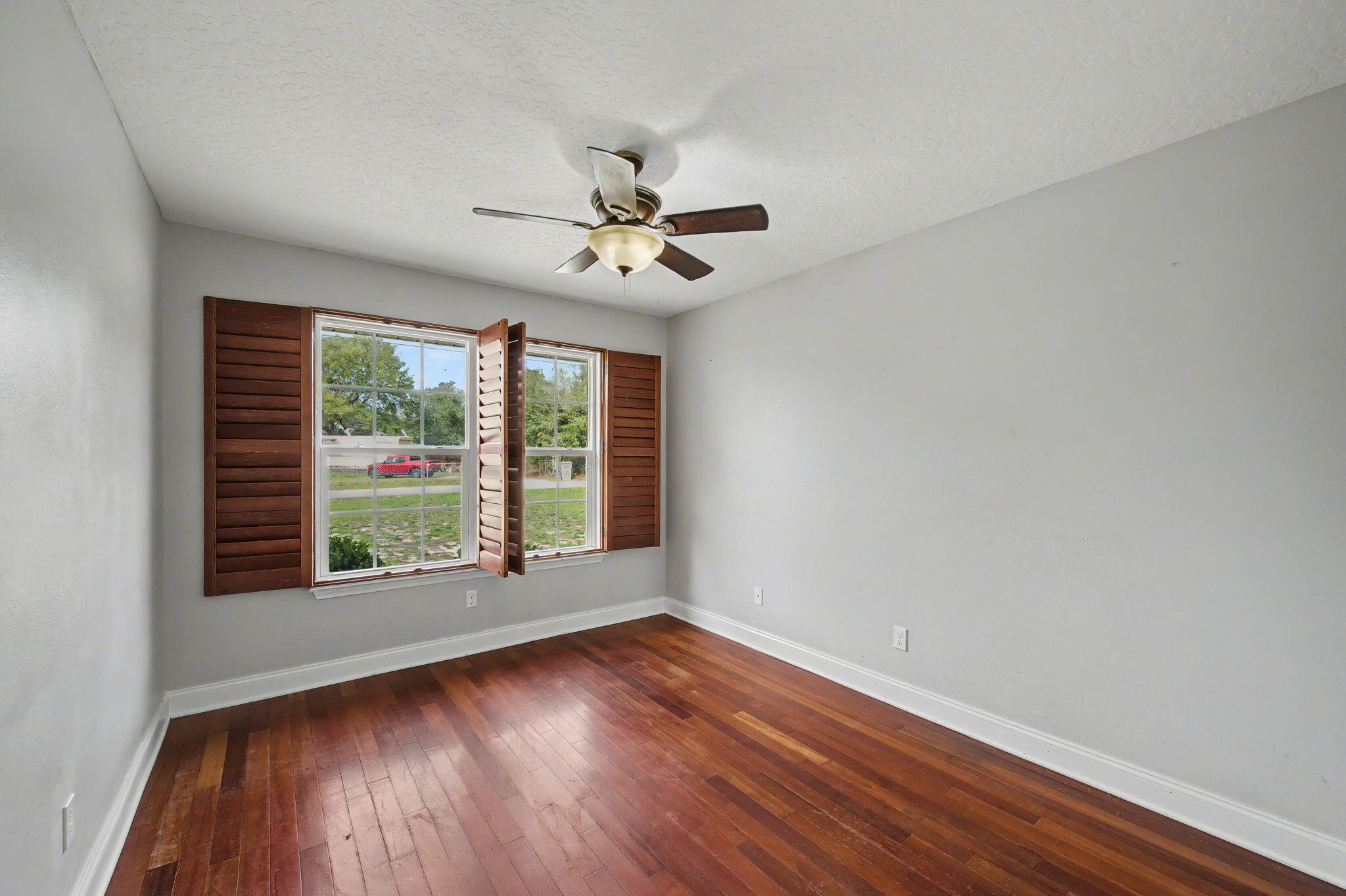 CRESCENT SHORES - Residential