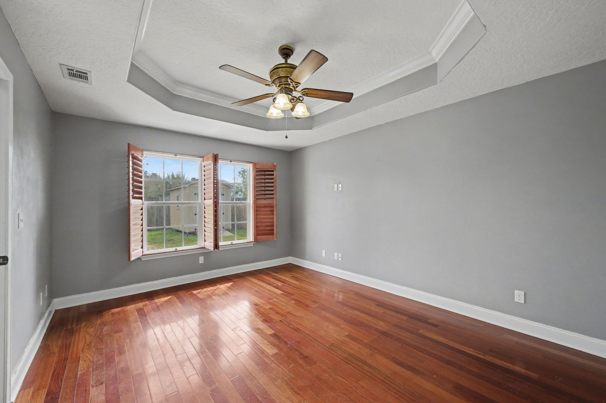 CRESCENT SHORES - Residential