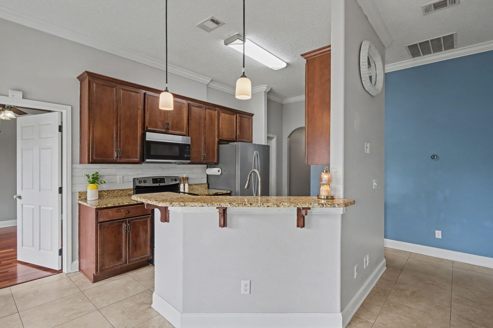 CRESCENT SHORES - Residential