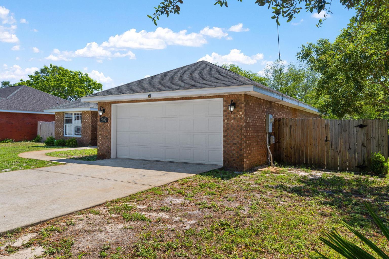 CRESCENT SHORES - Residential