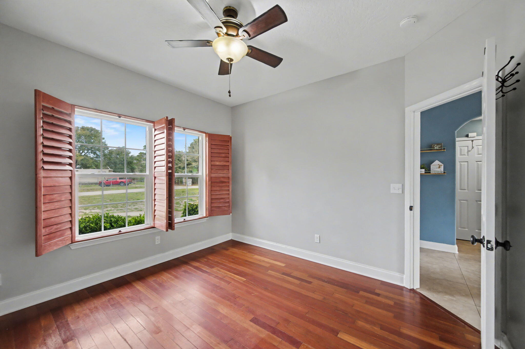 CRESCENT SHORES - Residential