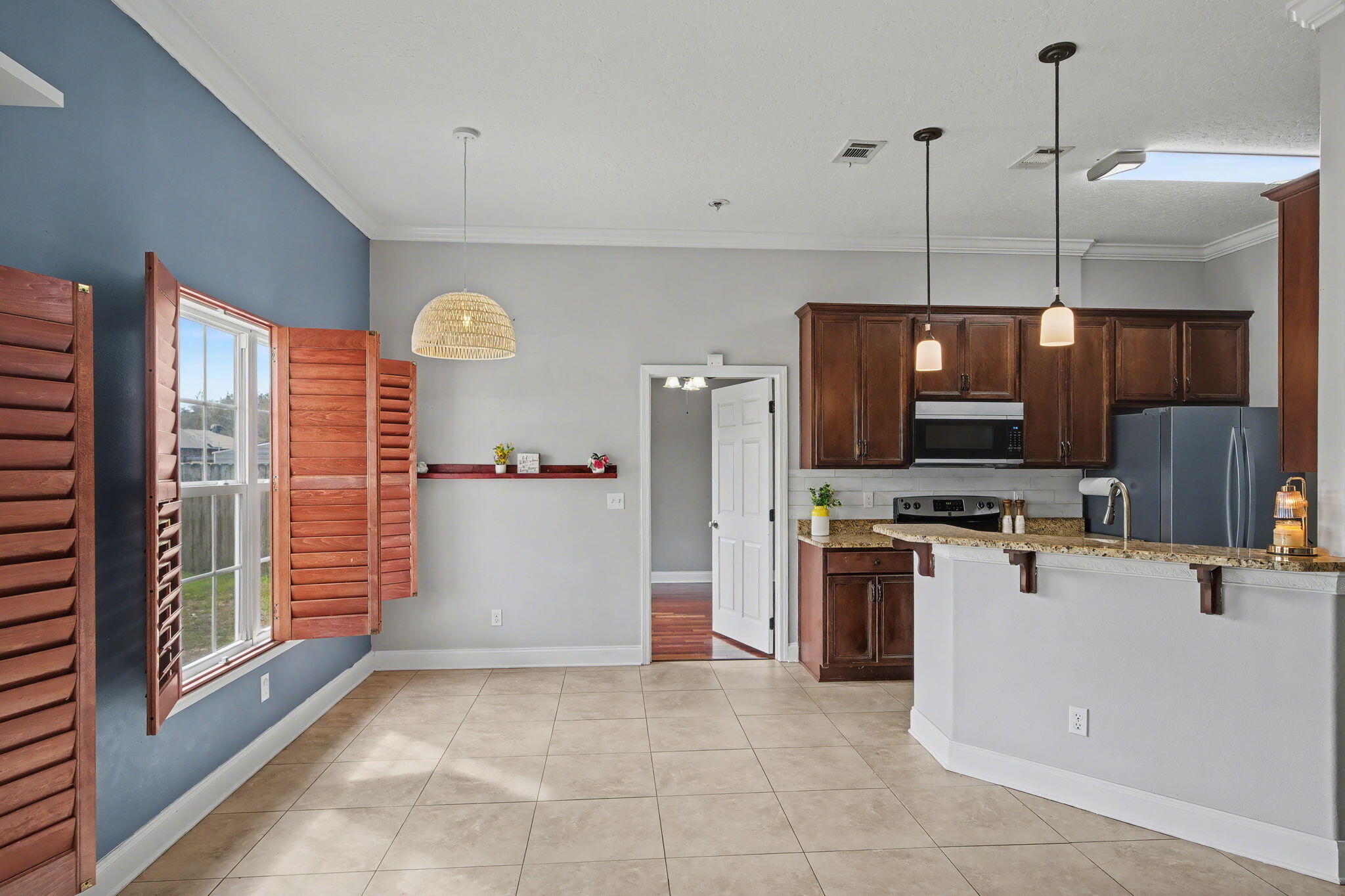 CRESCENT SHORES - Residential