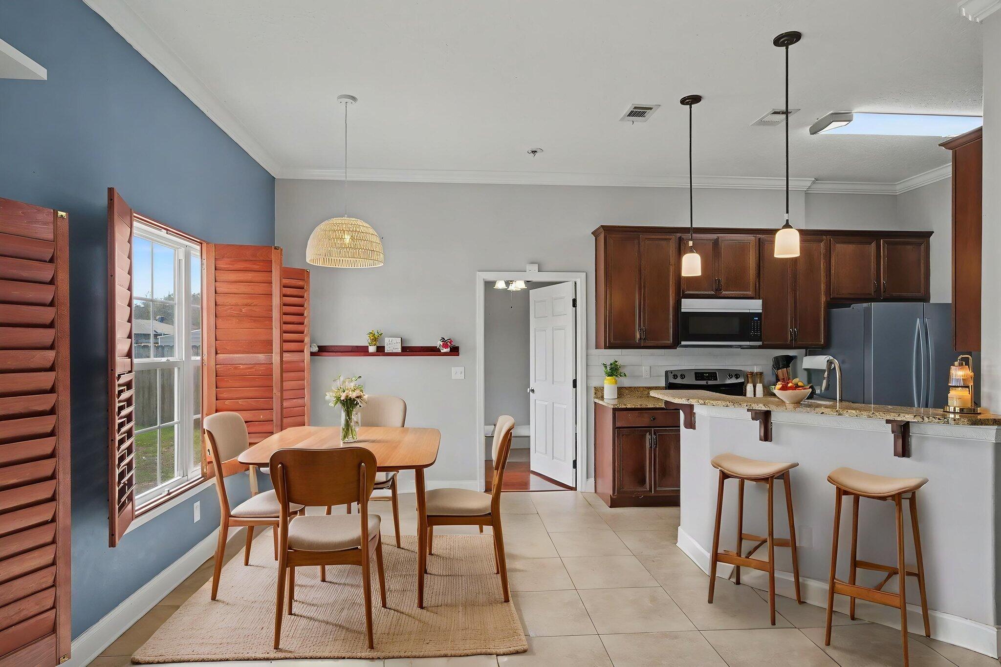 CRESCENT SHORES - Residential