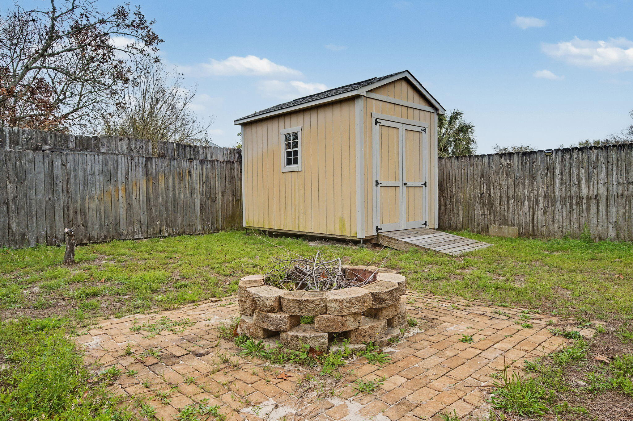 CRESCENT SHORES - Residential