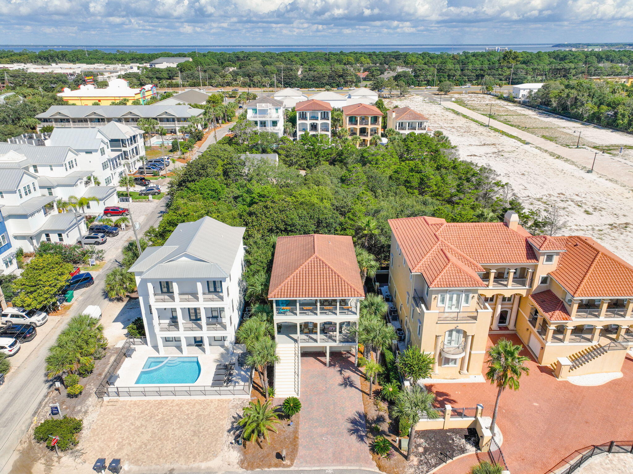 EMERALD DUNES - Residential
