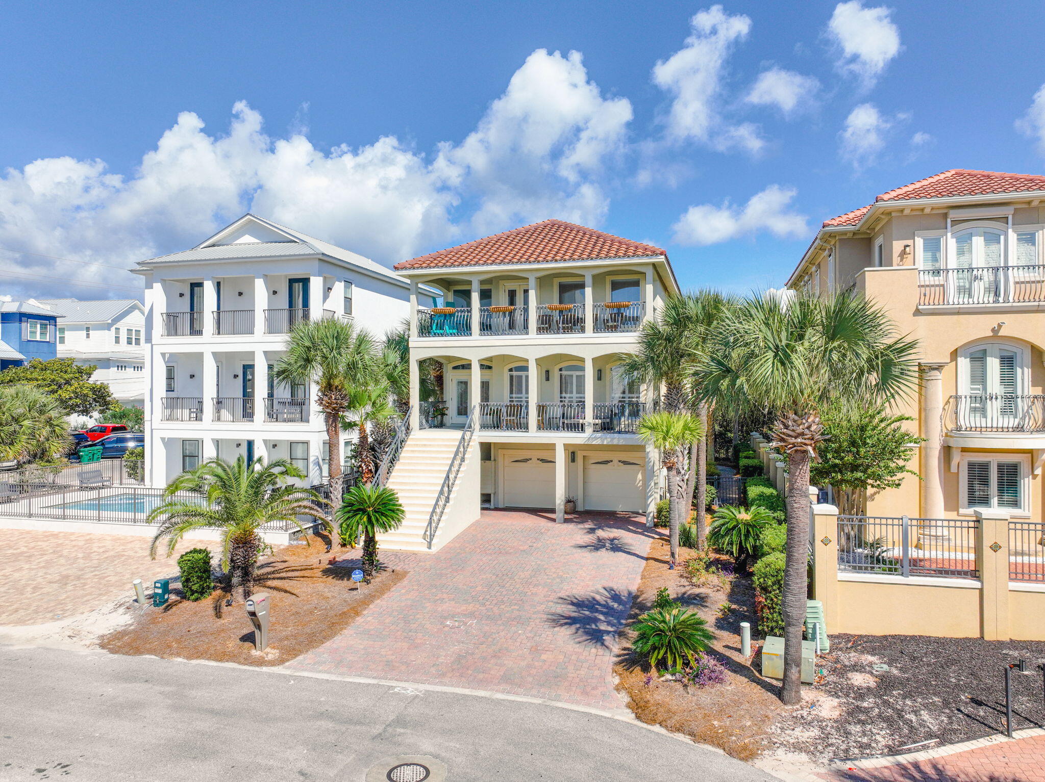 EMERALD DUNES - Residential