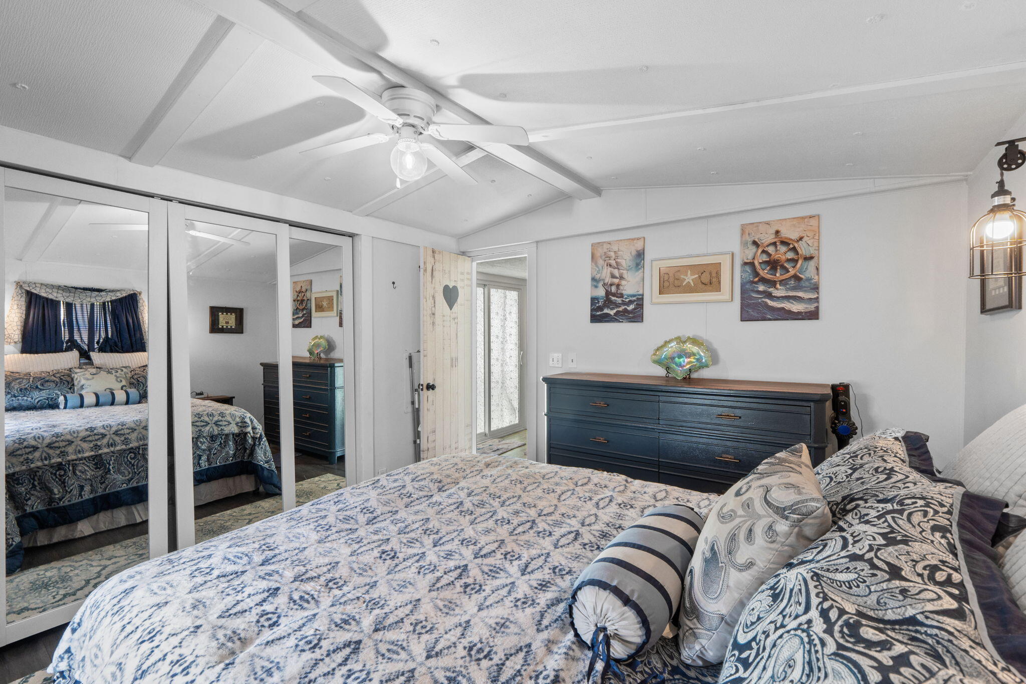 LAGUNA BEACH - Residential