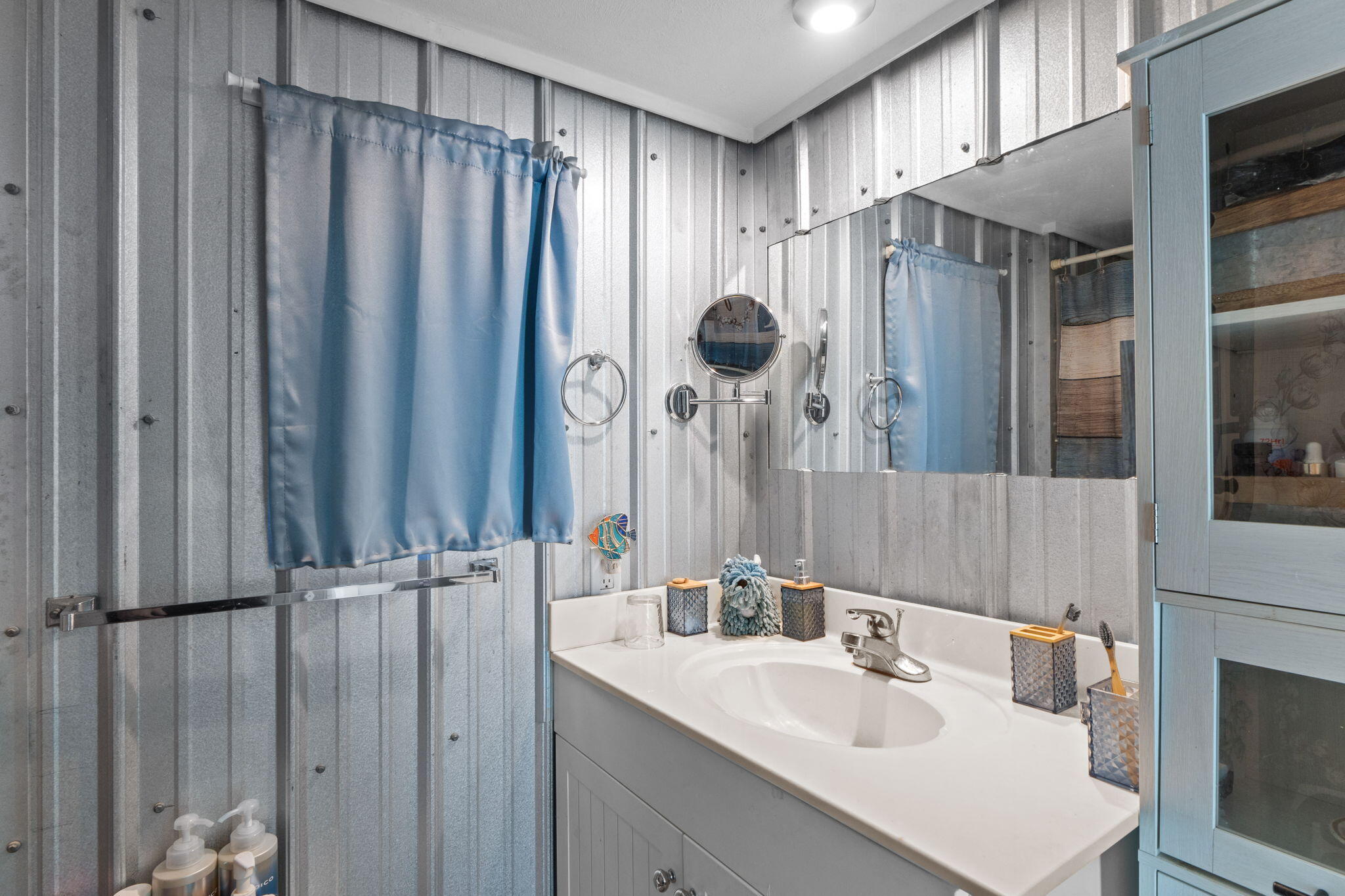 LAGUNA BEACH - Residential