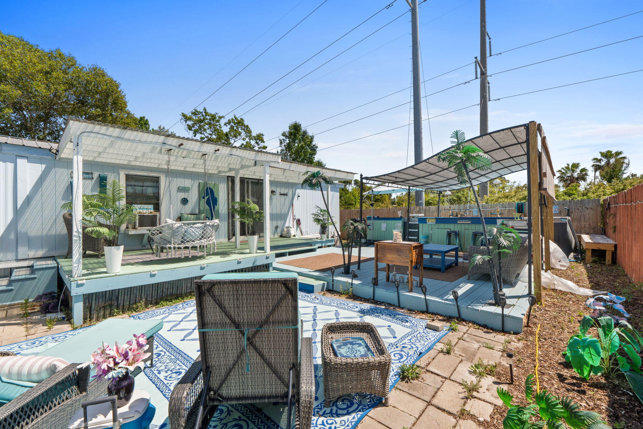 LAGUNA BEACH - Residential